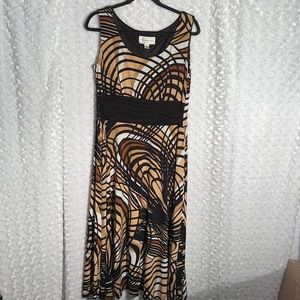 Wide gathered band at waist